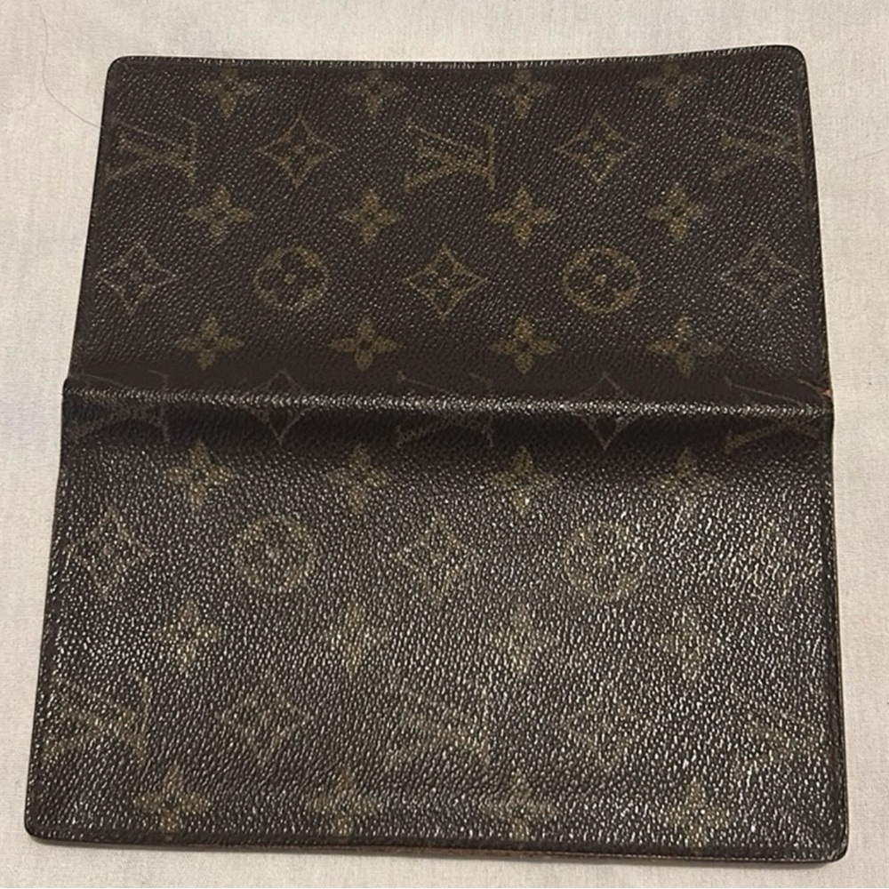 Louis Vuitton Dark Brown Monogram Card Holder and PM Marais Bucket Tote Bag.